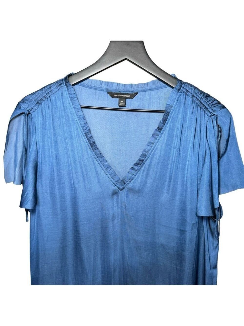 Banana Republic Blue V Neck Women Top SZ M - Picture 2 of 4